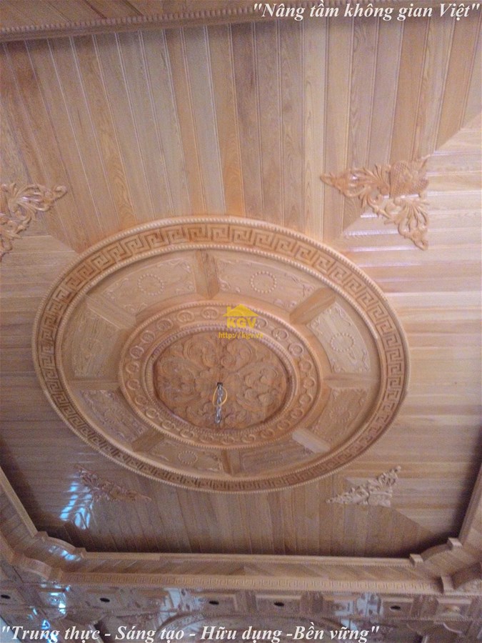 Thi công trần gỗ pơmu tại Ngọc Hồi