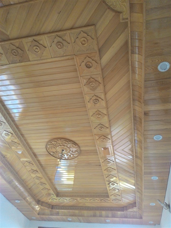 Thi công trần gỗ Pơmu tại Quảng Bình