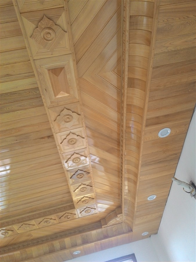 Thi công trần gỗ Pơmu tại Sơn La